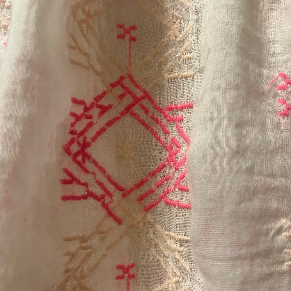 American‎ Outfitters Pink Embroidery Patterned Women's Infinity Scarf. OS